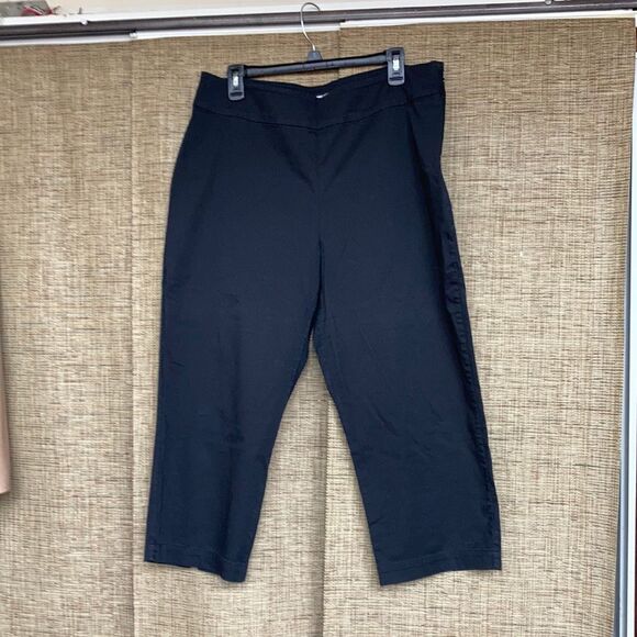 Chico’s cotton blend black twill capris - Picture 1 of 5